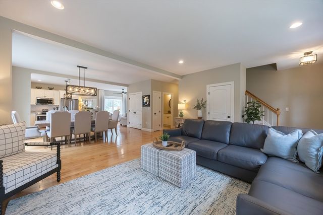 41 Westview Ave, Millbury, MA 01527