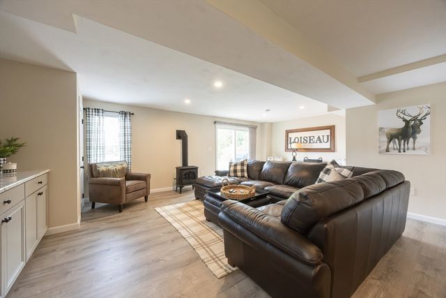 41 Westview Ave, Millbury, MA 01527