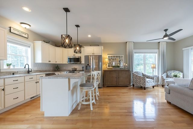 41 Westview Ave, Millbury, MA 01527