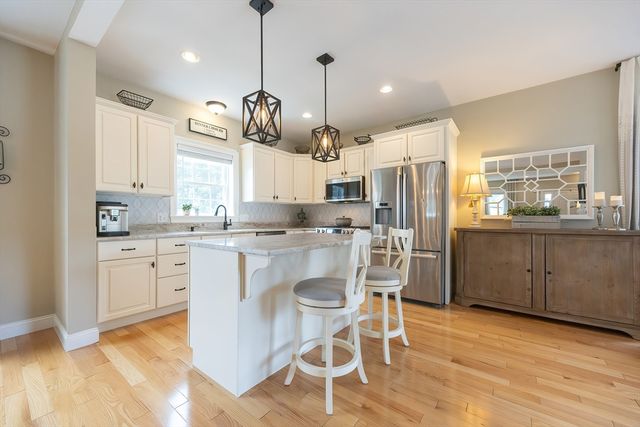 41 Westview Ave, Millbury, MA 01527