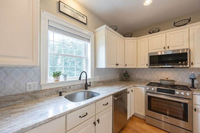 41 Westview Ave, Millbury, MA 01527