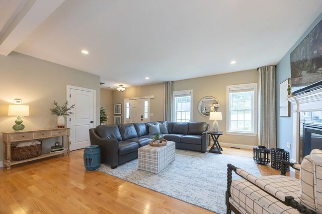 41 Westview Ave, Millbury, MA 01527