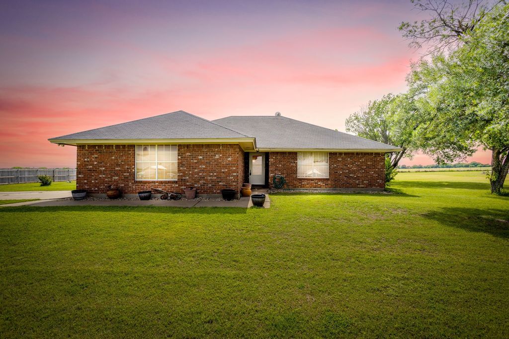 2516 County Road 415, Coyote Flats, TX 76031