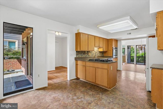 10719 GLOXINIA DR, Rockville, MD 20852