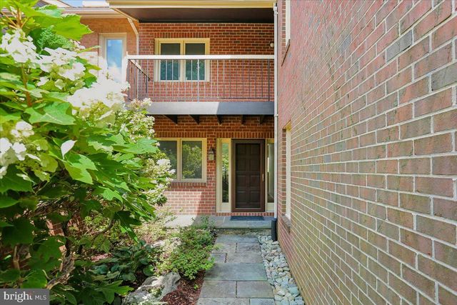 10719 GLOXINIA DR, Rockville, MD 20852