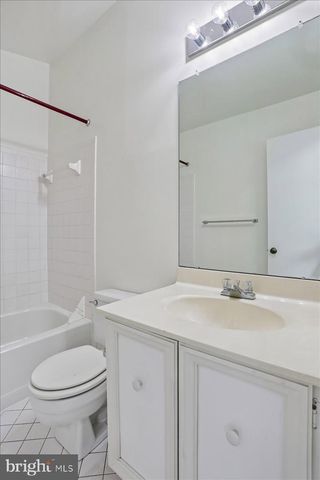 10719 GLOXINIA DR, Rockville, MD 20852