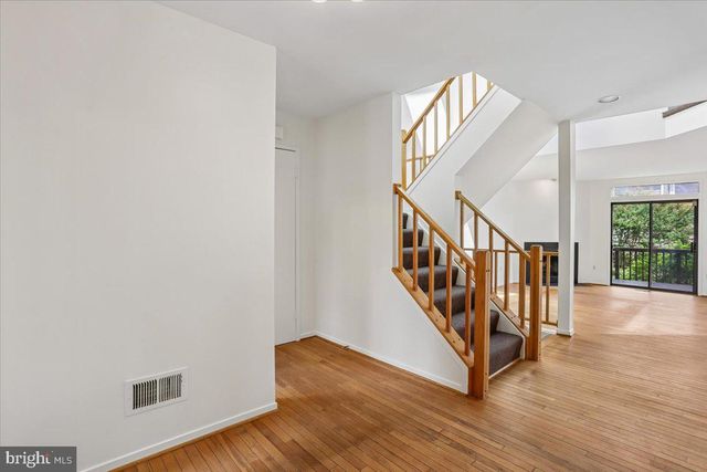 10719 GLOXINIA DR, Rockville, MD 20852