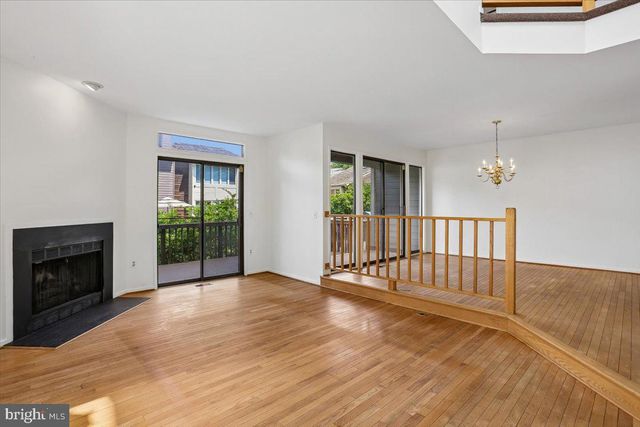 10719 GLOXINIA DR, Rockville, MD 20852