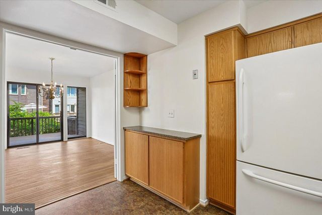 10719 GLOXINIA DR, Rockville, MD 20852