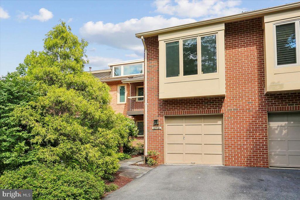 10719 GLOXINIA DR, Rockville, MD 20852