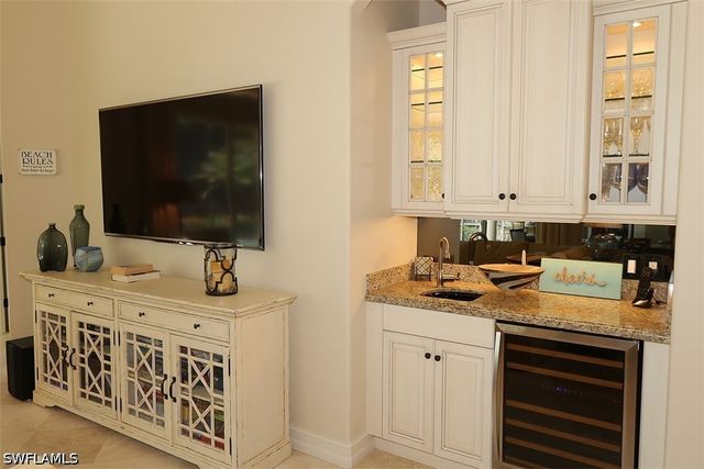 1824 Crayton RD, Naples, FL 34102