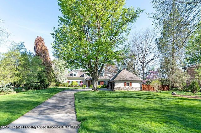 2 Locust Lane, Lansing, MI 48911