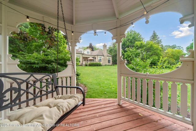 2 Locust Lane, Lansing, MI 48911