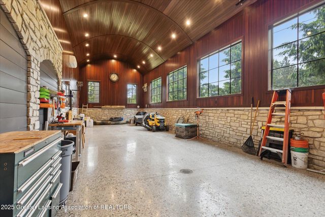 2 Locust Lane, Lansing, MI 48911