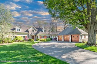 2 Locust Lane, Lansing, MI 48911