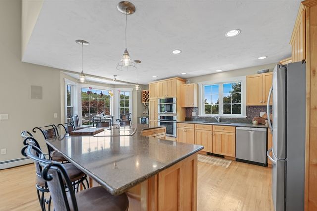 57 Perry Hill Rd, Acushnet, MA 02743