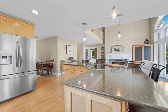57 Perry Hill Rd, Acushnet, MA 02743