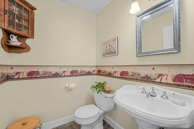 57 Perry Hill Rd, Acushnet, MA 02743