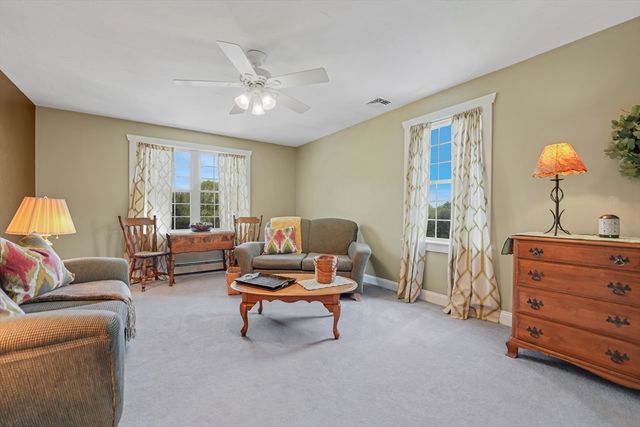 57 Perry Hill Rd, Acushnet, MA 02743