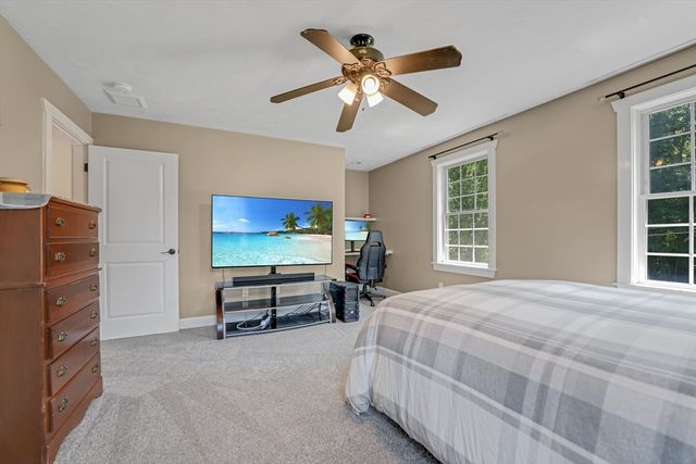 57 Perry Hill Rd, Acushnet, MA 02743