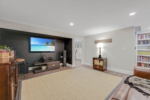 57 Perry Hill Rd, Acushnet, MA 02743