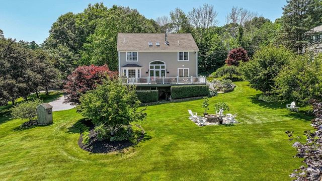 57 Perry Hill Rd, Acushnet, MA 02743