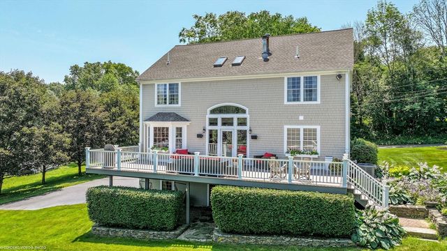 57 Perry Hill Rd, Acushnet, MA 02743