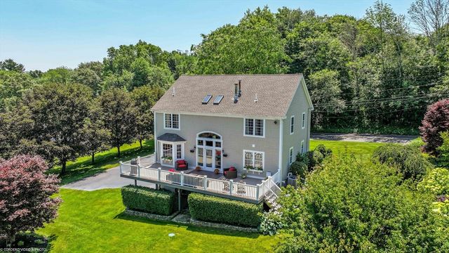 57 Perry Hill Rd, Acushnet, MA 02743