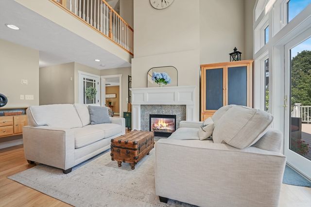 57 Perry Hill Rd, Acushnet, MA 02743