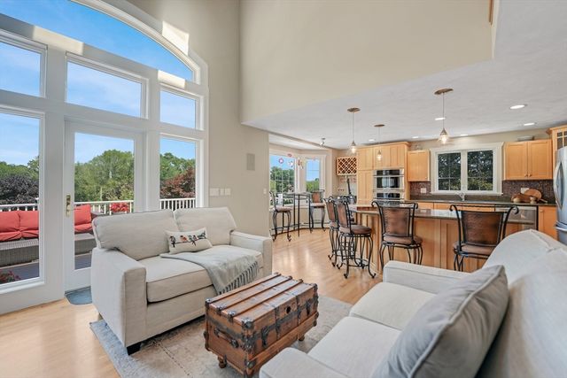 57 Perry Hill Rd, Acushnet, MA 02743