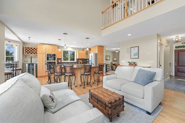 57 Perry Hill Rd, Acushnet, MA 02743