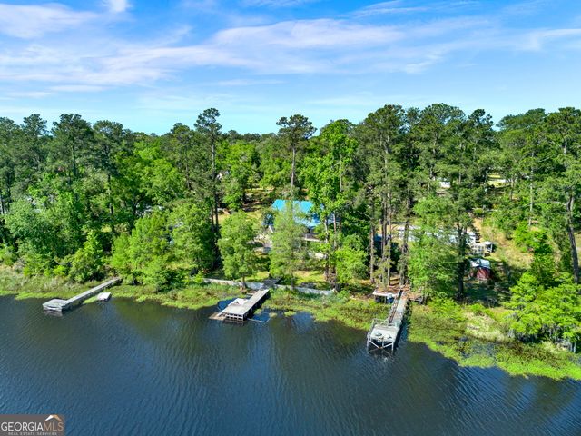 725 Blue Gill Road, Ellabell, GA 31308