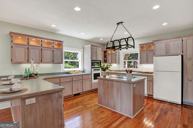 725 Blue Gill Road, Ellabell, GA 31308