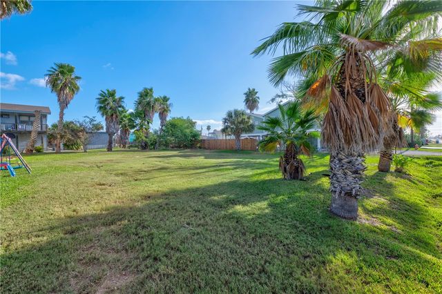 516 W Avenue C, Port Aransas, TX 78373