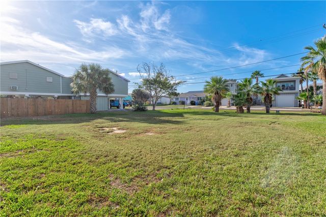 516 W Avenue C, Port Aransas, TX 78373