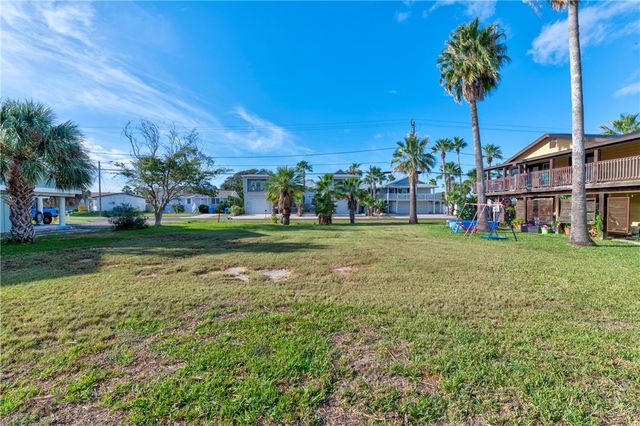 516 W Avenue C, Port Aransas, TX 78373