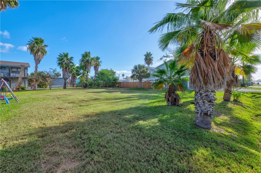 516 W Avenue C, Port Aransas, TX 78373 — photo 2