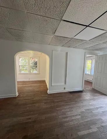 108 Hutchinson Street, Kalamazoo, MI 49001