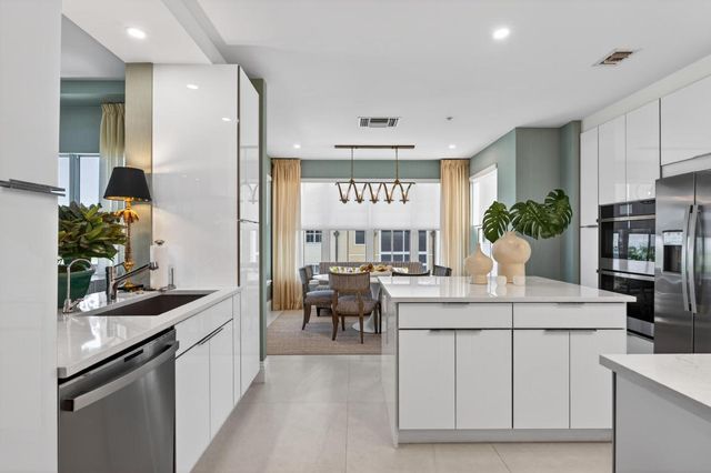 3920 N Flagler Drive 401, West Palm Beach, FL 33407