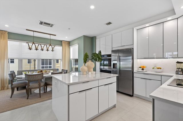 3920 N Flagler Drive 401, West Palm Beach, FL 33407