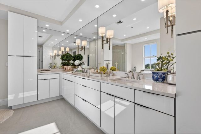 3920 N Flagler Drive 401, West Palm Beach, FL 33407