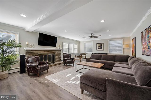 1721 SHERWOOD CIR, Villanova, PA 19085