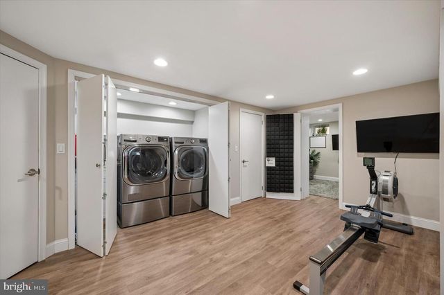 1721 SHERWOOD CIR, Villanova, PA 19085