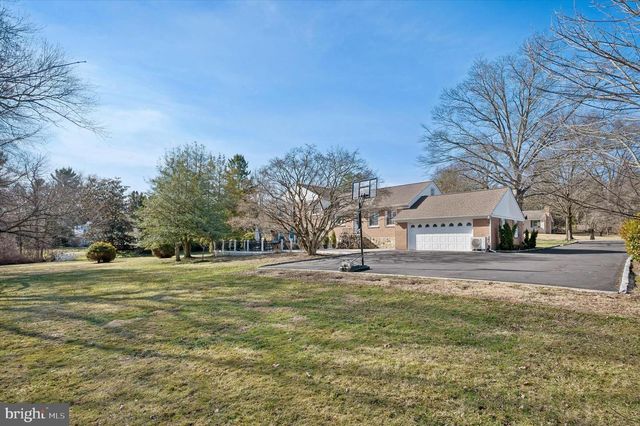 1721 SHERWOOD CIR, Villanova, PA 19085