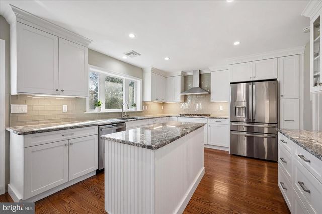 1721 SHERWOOD CIR, Villanova, PA 19085