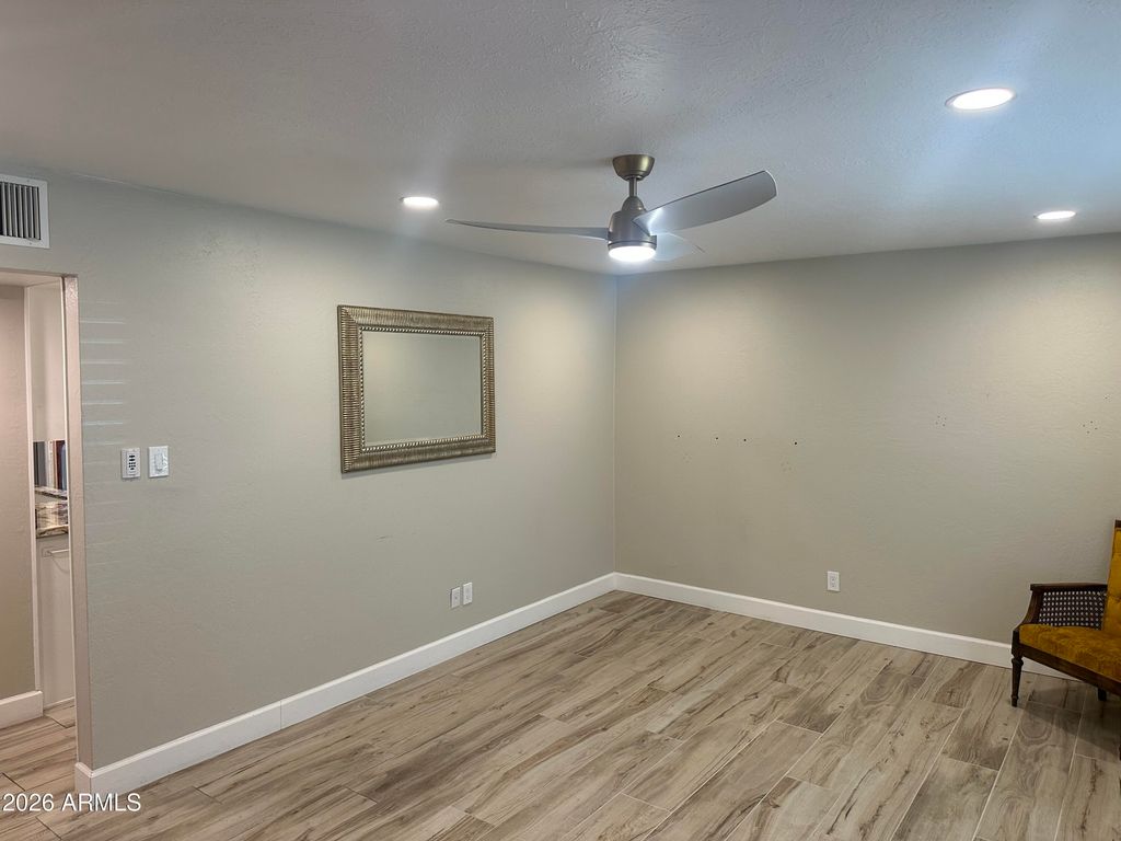 Image 15 of property listing at 2607 N 71ST Place, Scottsdale, AZ 85257