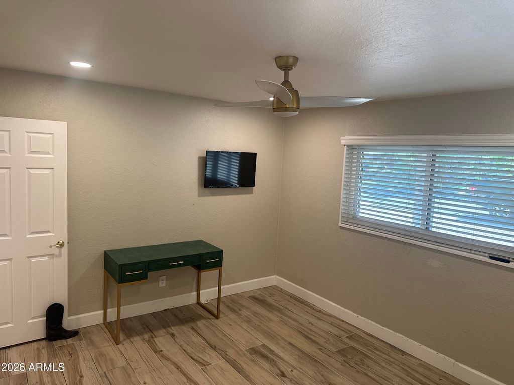 Image 17 of property listing at 2607 N 71ST Place, Scottsdale, AZ 85257