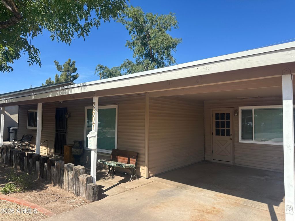 Image 2 of property listing at 2607 N 71ST Place, Scottsdale, AZ 85257