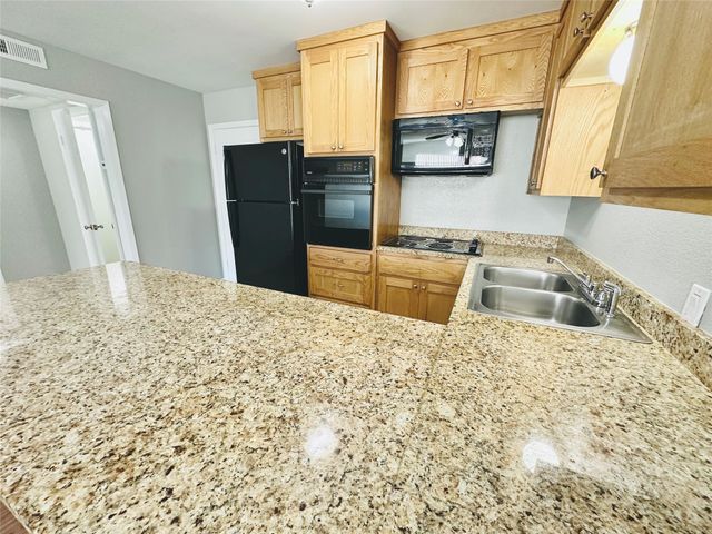 601 W 11th ST 223, Austin, TX 78701