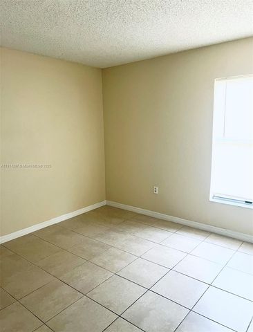 807 Mountbatten Lane, Kissimmee, FL 34758